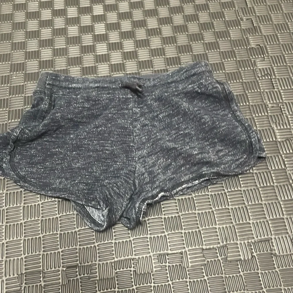 old navy size 8 gray shorts